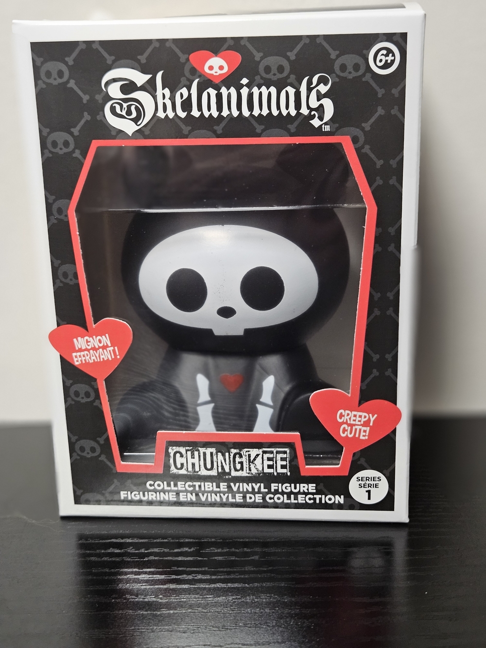 Animal Skelanimals Chungkee Vinyl Figure - Black with Red Heart Accent